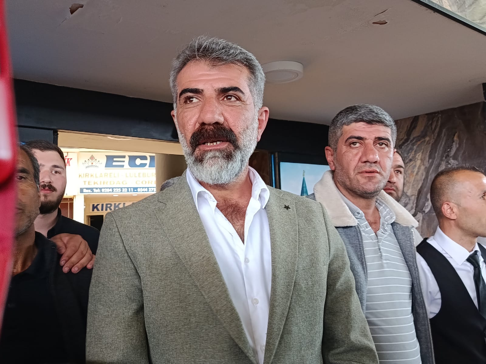 Edirne Otogarı'nda dört yıllık aranın ardından yeniden hizmete başlayan AĞATUR'un açılış töreninde konuşan sektör temsilcileri, 25 yıllık tekelci yapının bittiğini ve belediyenin hamlesiyle otogarda özgür, adil ve rekabetçi yeni bir dönemin başladığını vurguladı.